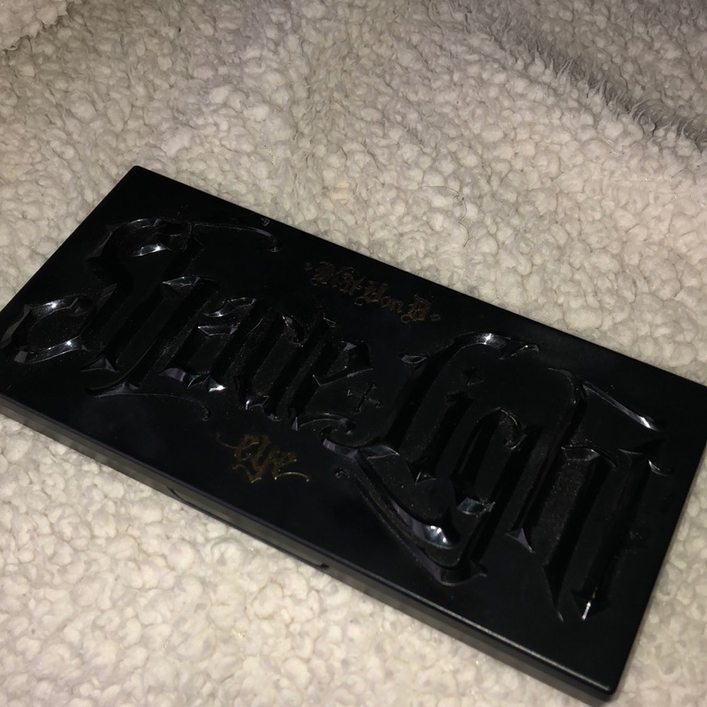 Kat Von D Eyeshadow Palette